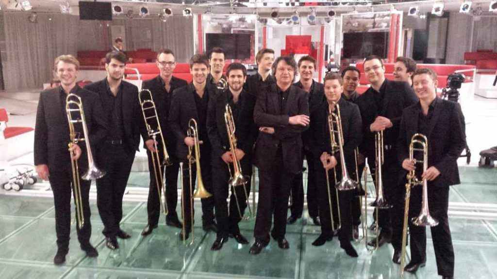 2013-2014 (Lyon) : Jules BOITTIN, Robinson KHOURY, Bastien PONSART, Charlie MAUSSION, Andrea CALCAGNO, Alexis LAHENS, Brian DAMIDE, Michel BECQUET (professeur), François CHAPUIS, Nicolas VAZQUEZ, Augustin BARRÉ, Vincent SANTAGIULIANA, Thomas BOUSQUIÉ, François BOGAERT